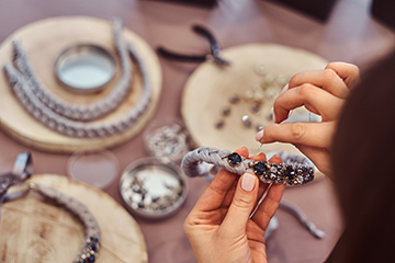 ハンドメイドアクセサリーの魅力｜Atelier KAZUMI｜アトリエカズミ