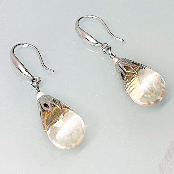 ピアス｜ビーズ｜クリアベージュ｜チェコガラス｜atelierKAZUMI｜アトリエカズミ