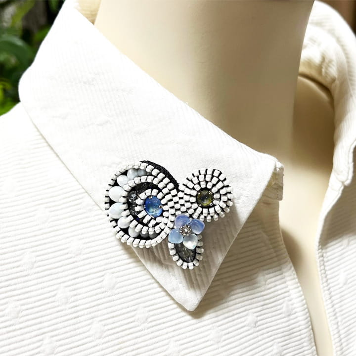 ブローチ｜ジッパー｜白と黒｜ブルーとピンク｜atelierKAZUMI｜アトリエカズミ