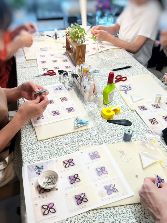 アクセサリー教室｜ビーズブローチ｜パープル｜ハンドメイドアクセサリー｜福岡｜AtelierKAZUMI｜アトリエカズミ